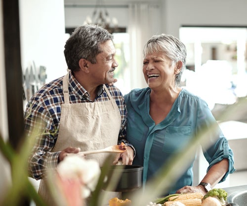Pareja sonriendo